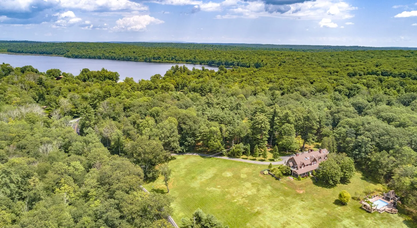 Catskills Inn for Sale in New York